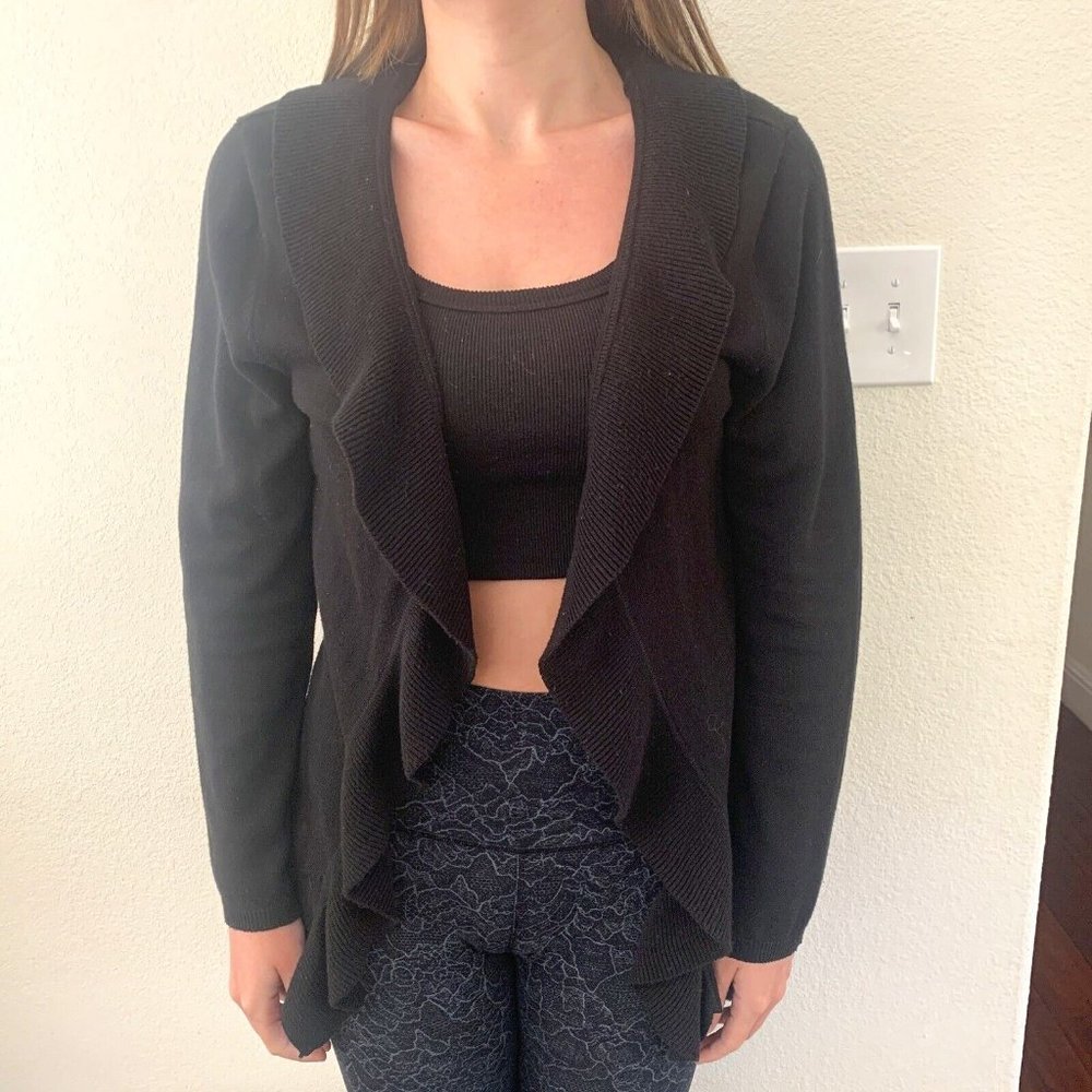89th & Madison Cardigan Sweater Size L Black Ruffle Open Front minimalist
